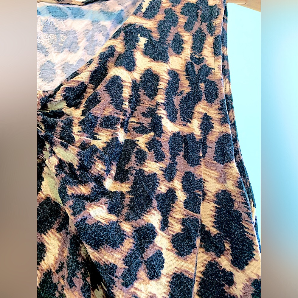 Merona • Leopard Print • V-neck Tank - Picture 3 of 4